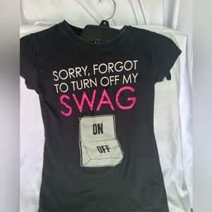 Short sleeve tee in excellent condition